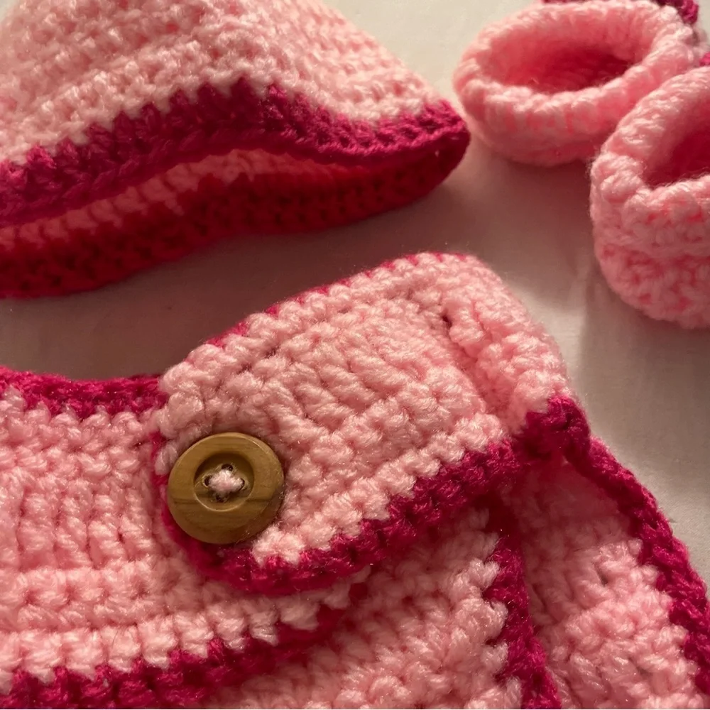 NWOT Pink Hand Crocheted NB/3M Hat Diaper Cover and Booties Doll Photo Shoot